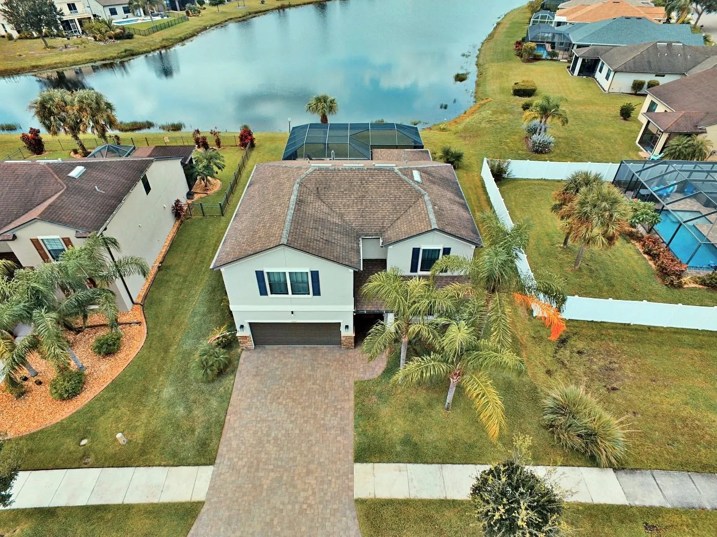 1907 BOTTLEBRUSH WAY
