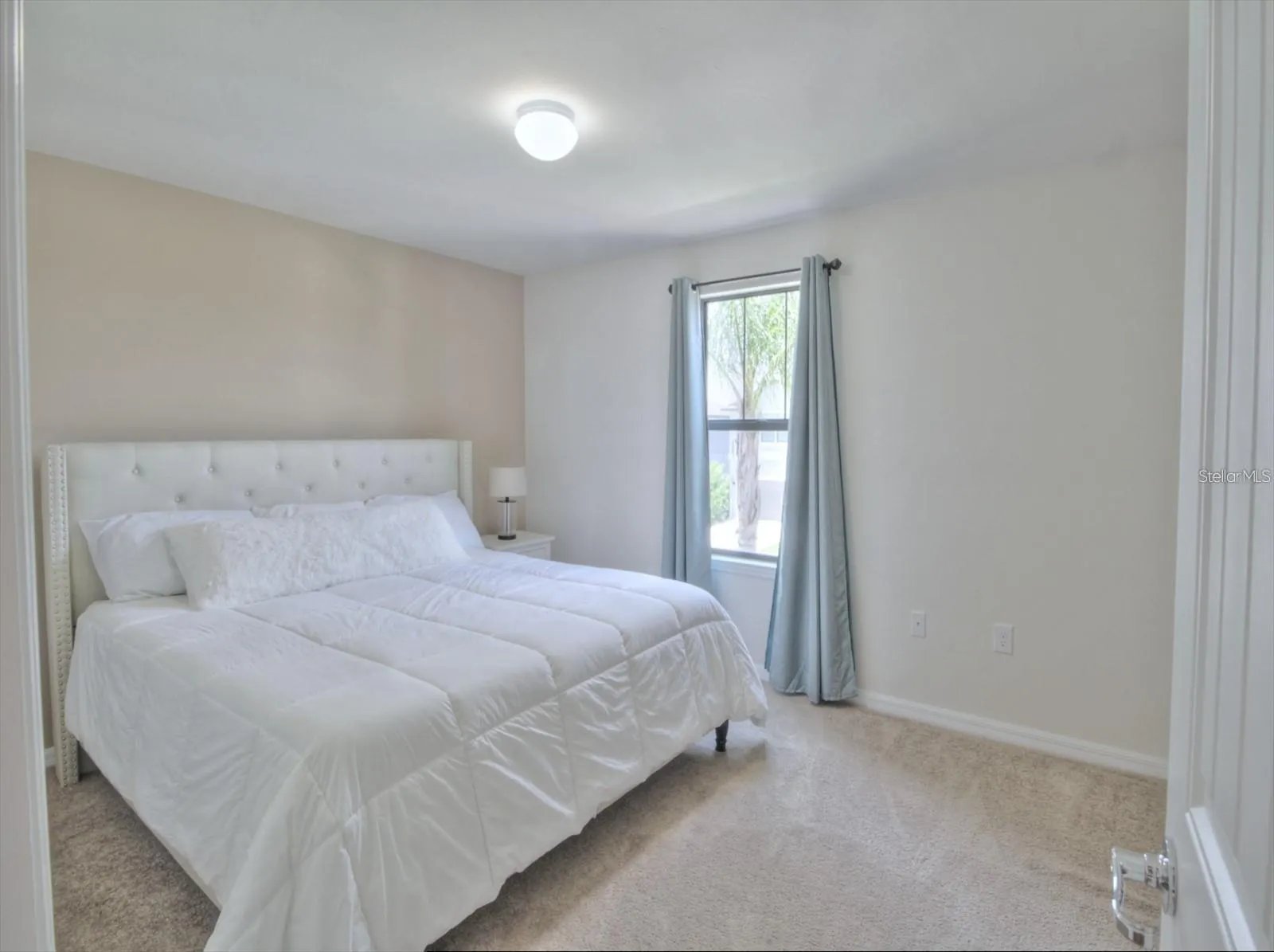 1907 BOTTLEBRUSH WAY