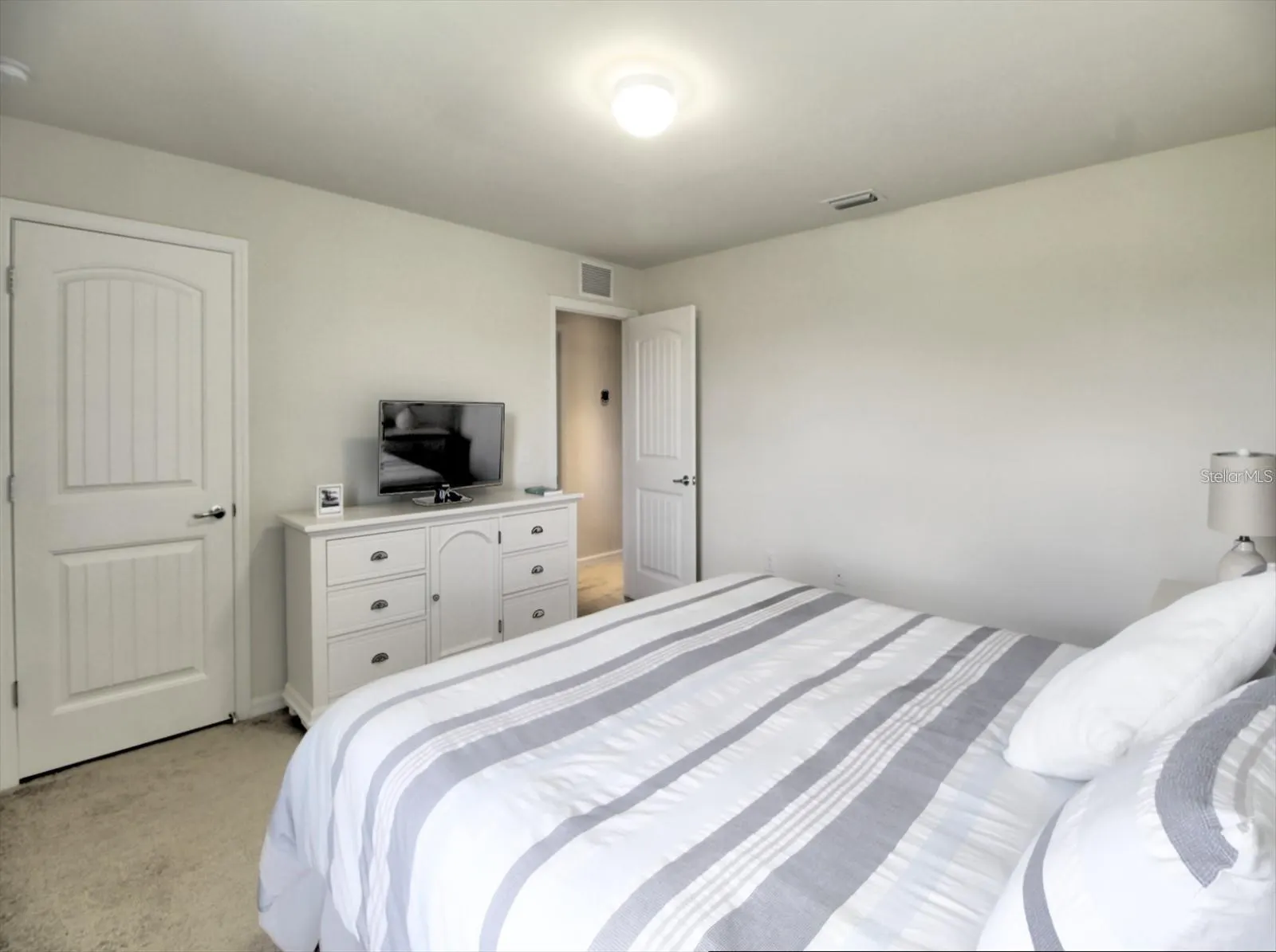 1907 BOTTLEBRUSH WAY