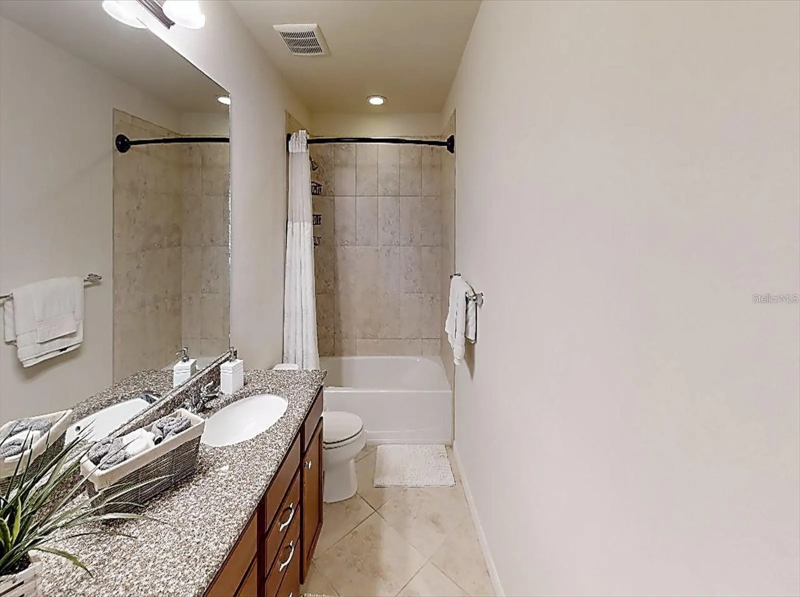 1907 BOTTLEBRUSH WAY