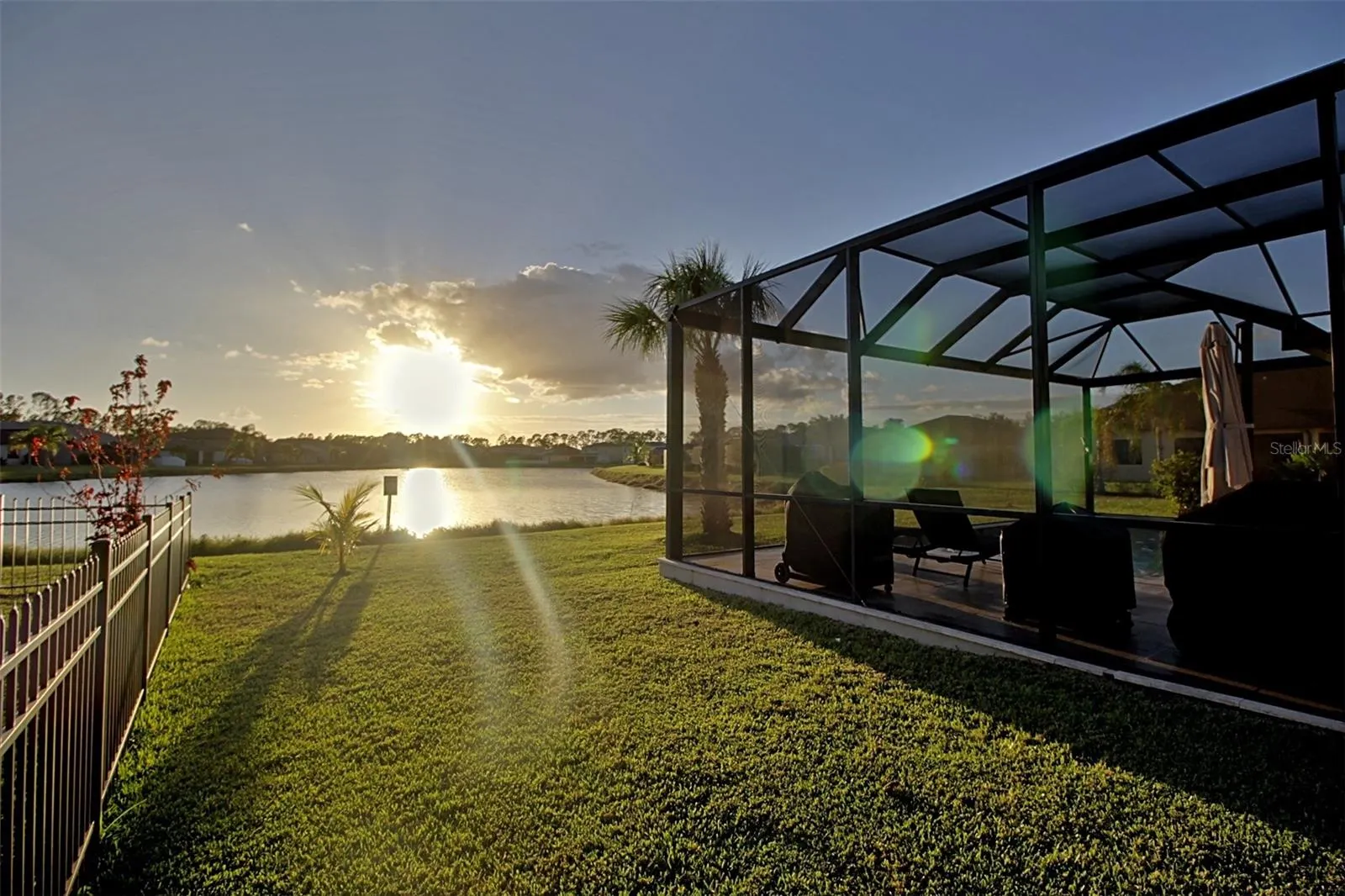 1907 BOTTLEBRUSH WAY