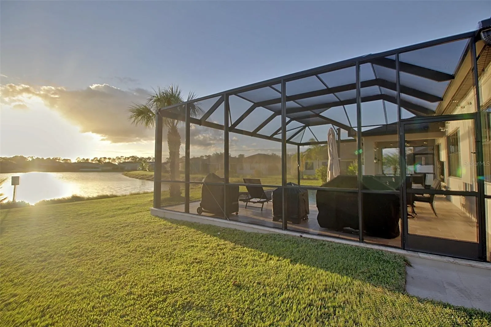 1907 BOTTLEBRUSH WAY