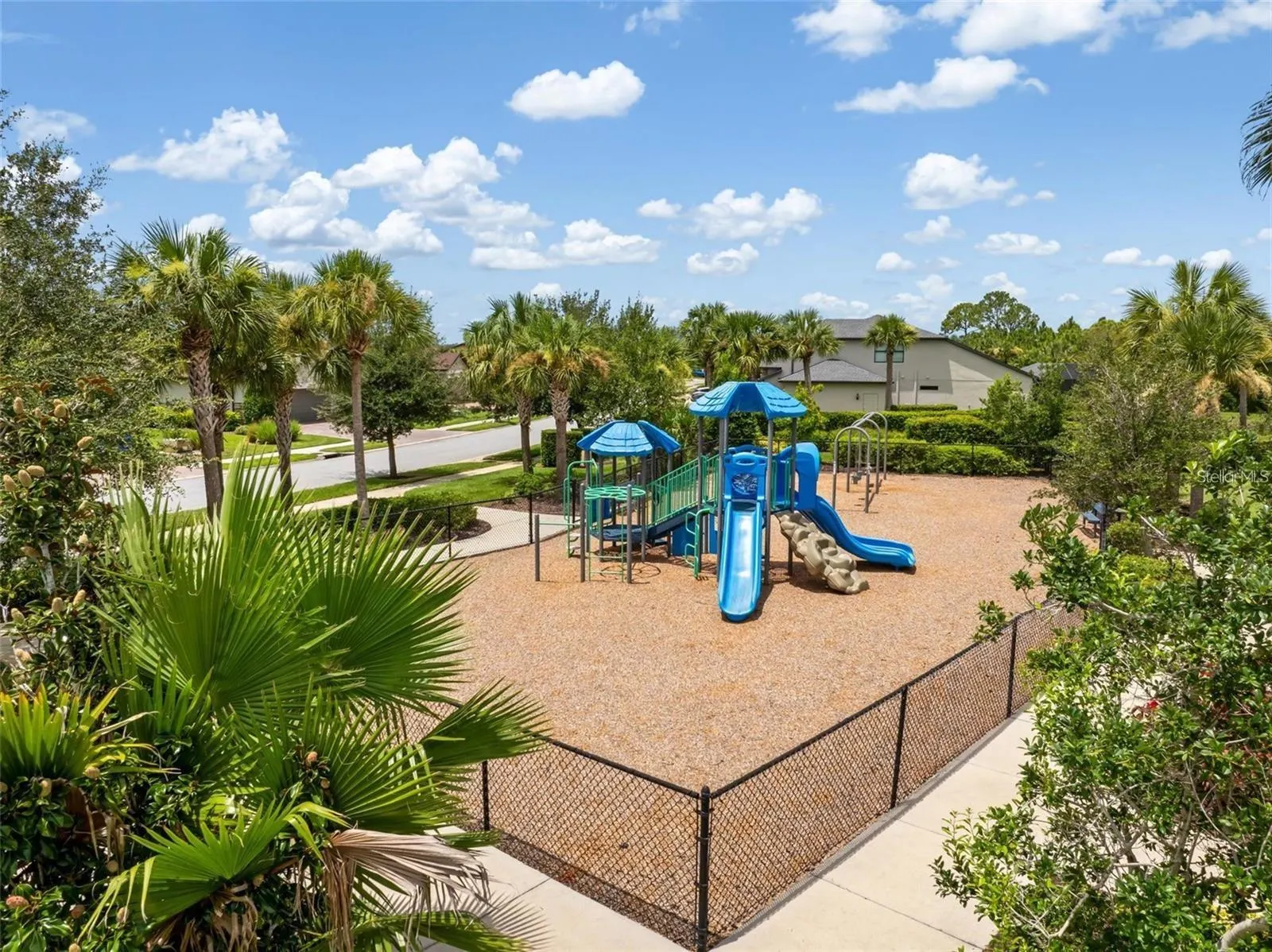 1907 BOTTLEBRUSH WAY