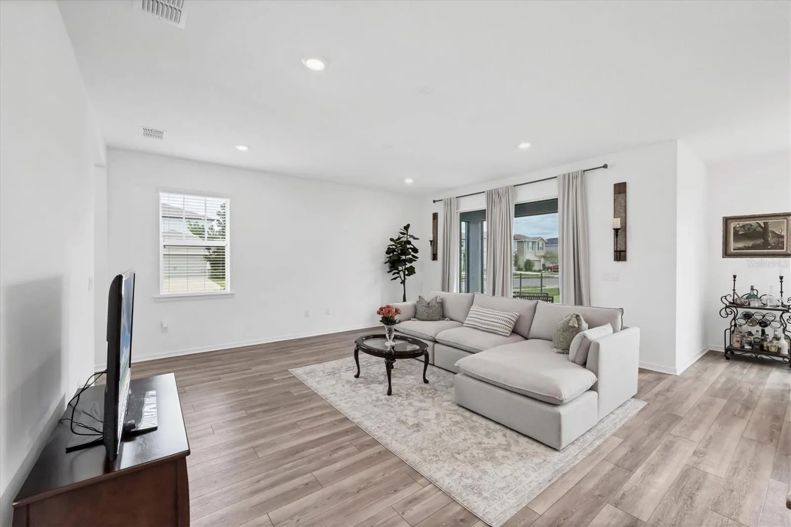 9528 LAMINE WAY