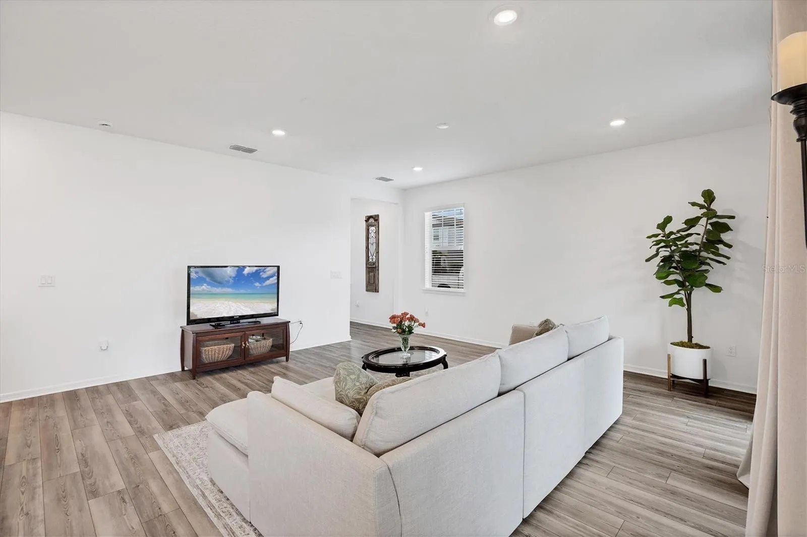 9528 LAMINE WAY