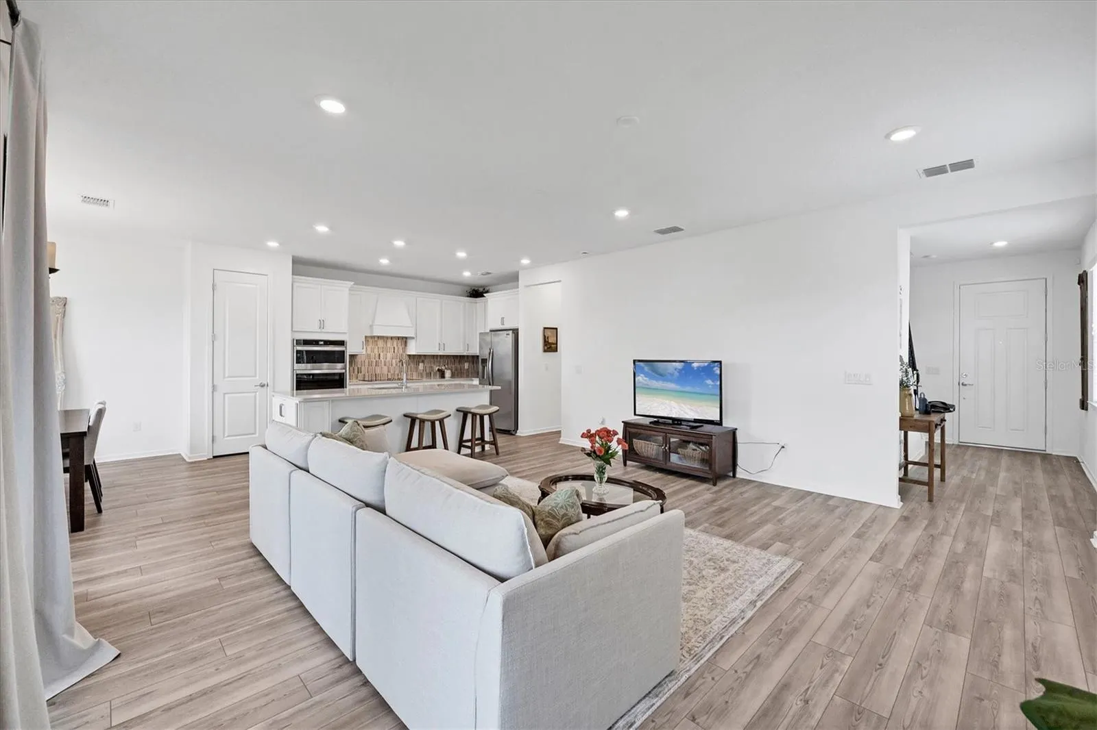 9528 LAMINE WAY