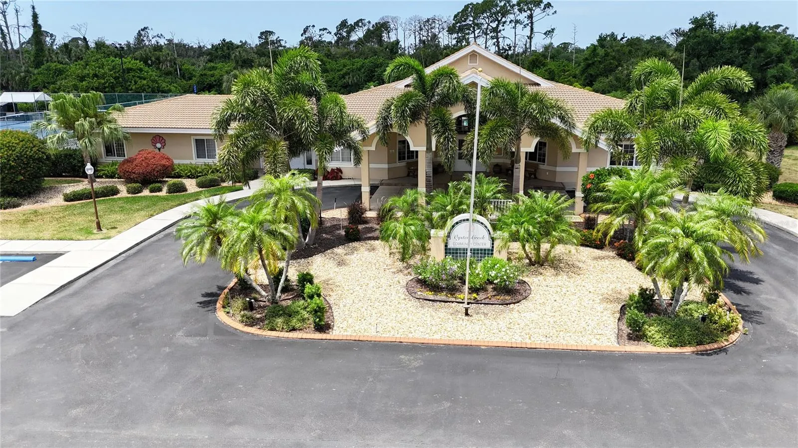 6772 GREENVIEW LN