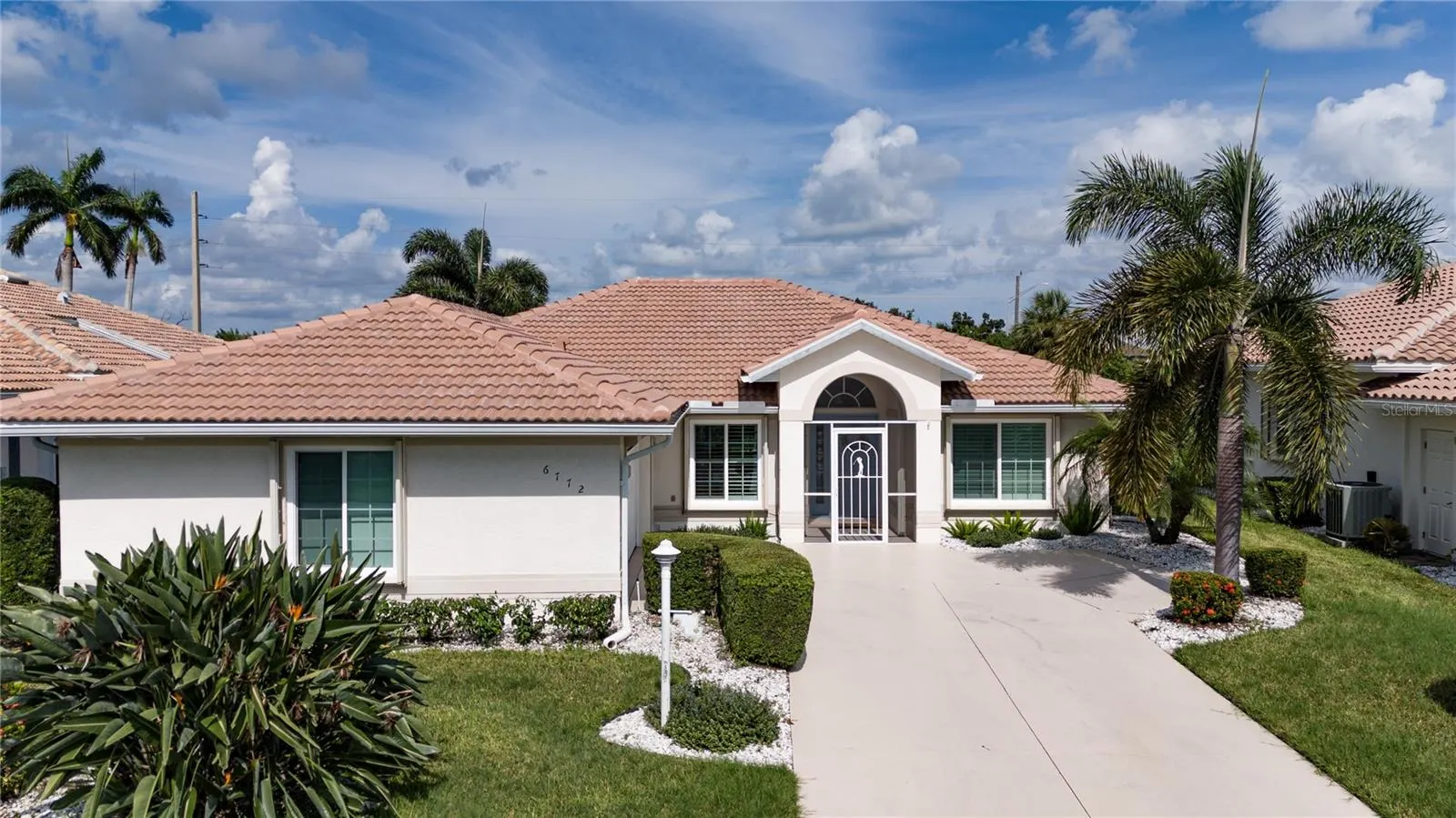 6772 GREENVIEW LN