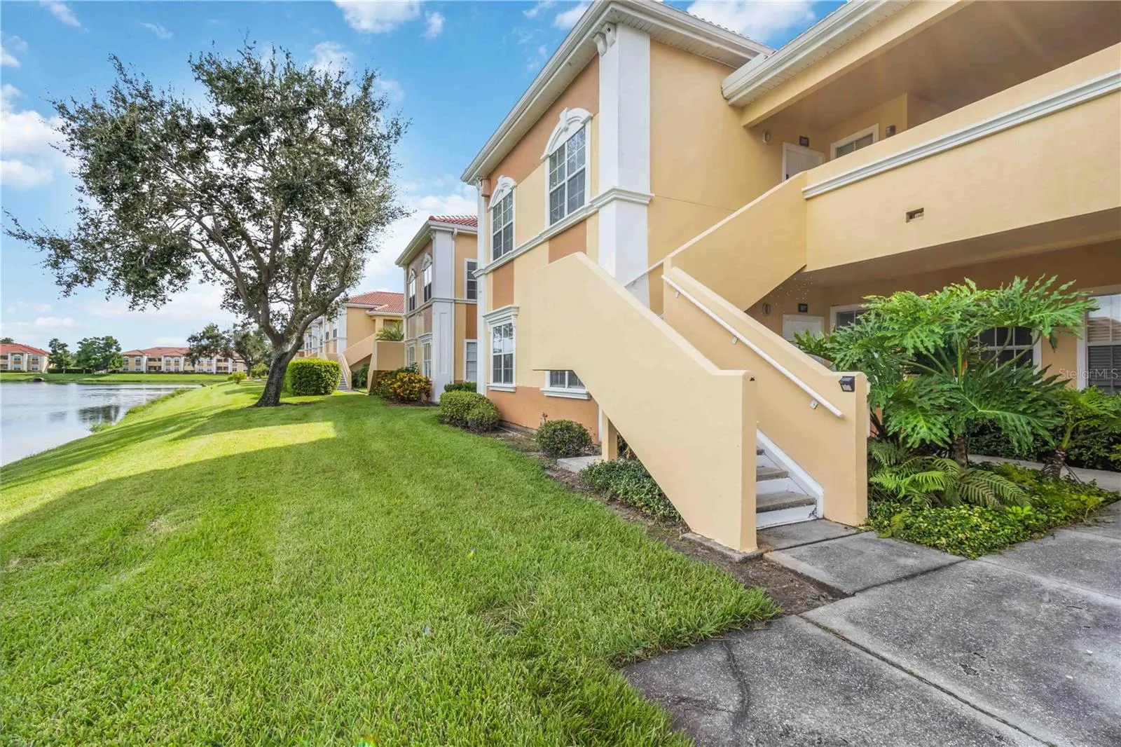 1050 VILLAGIO CIR #107, #107