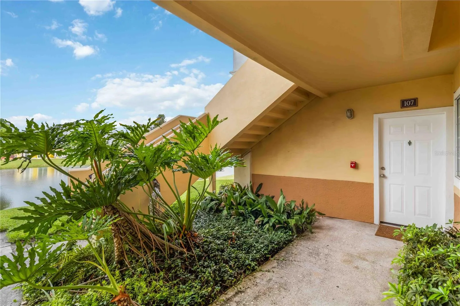 1050 VILLAGIO CIR #107, #107