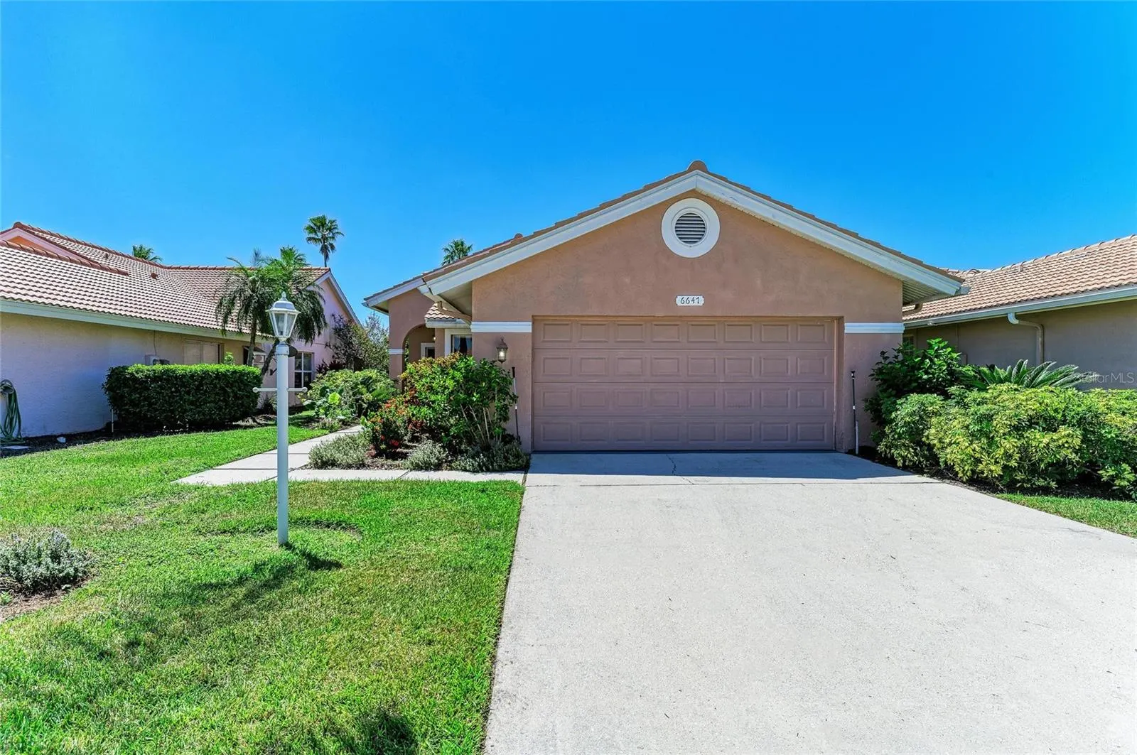 6647 OAKBROOKE CIR