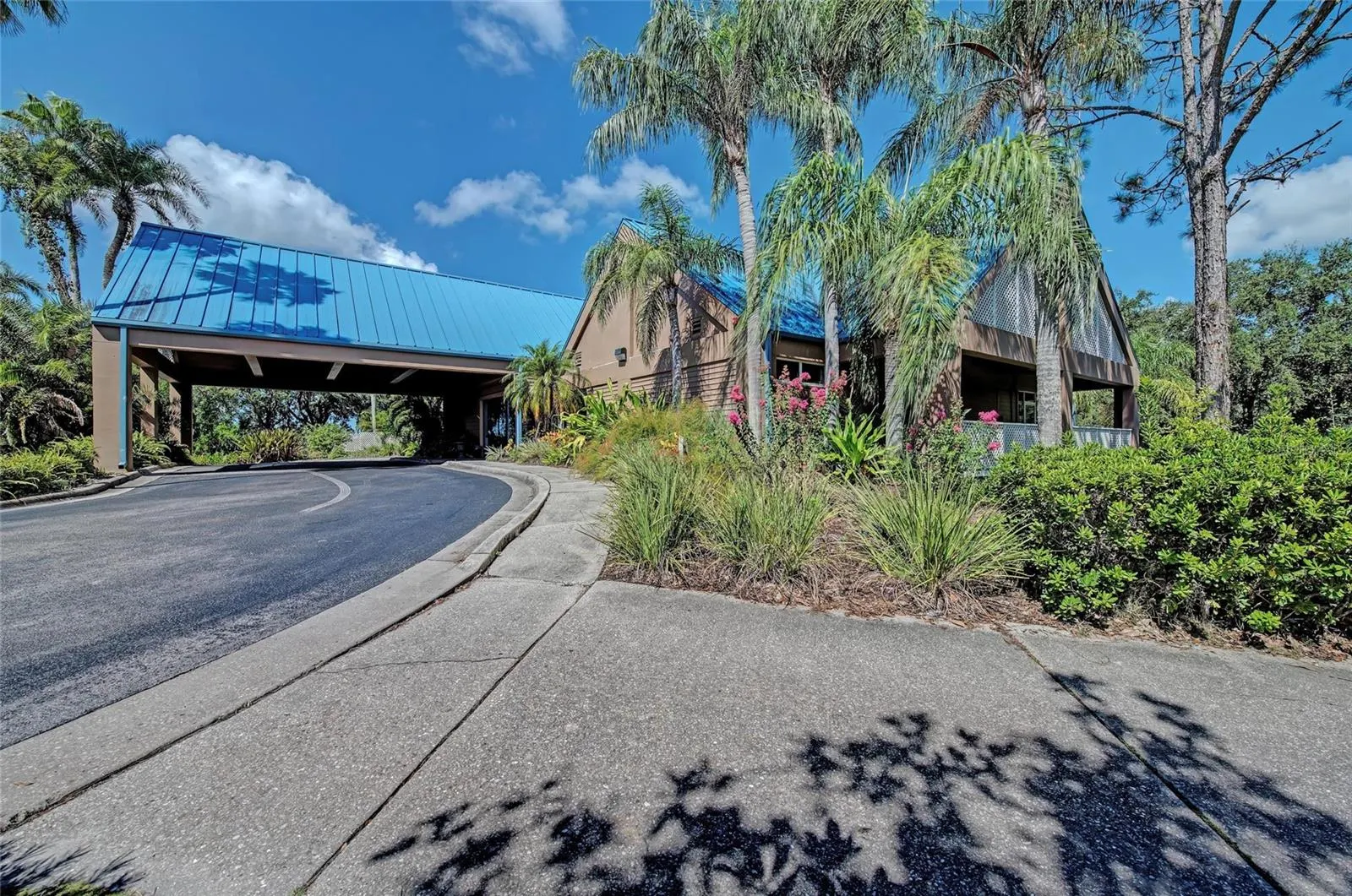 6647 OAKBROOKE CIR