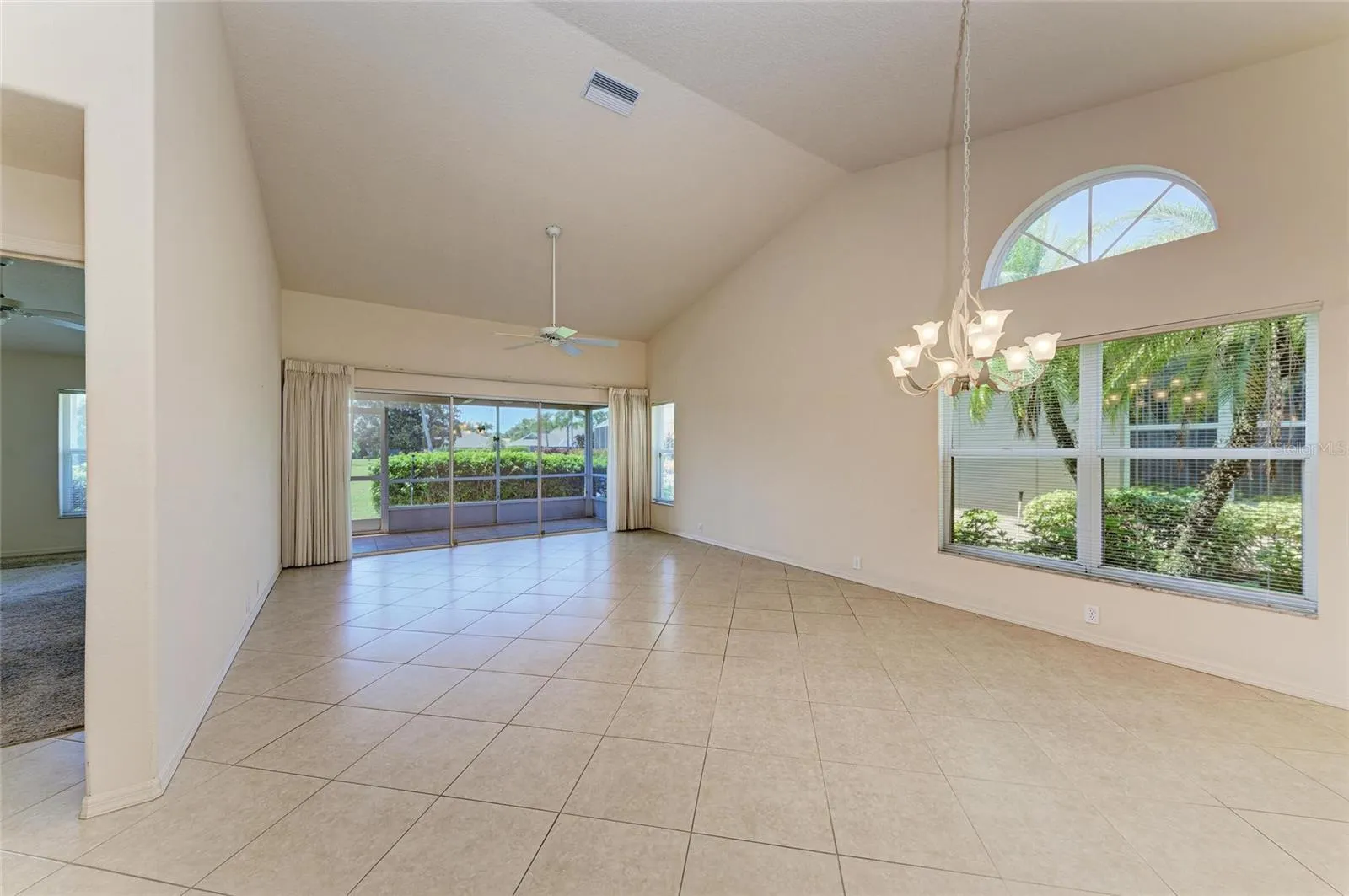 6647 OAKBROOKE CIR