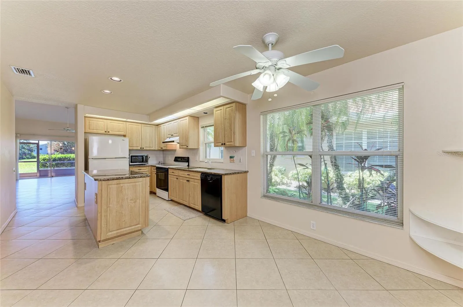 6647 OAKBROOKE CIR