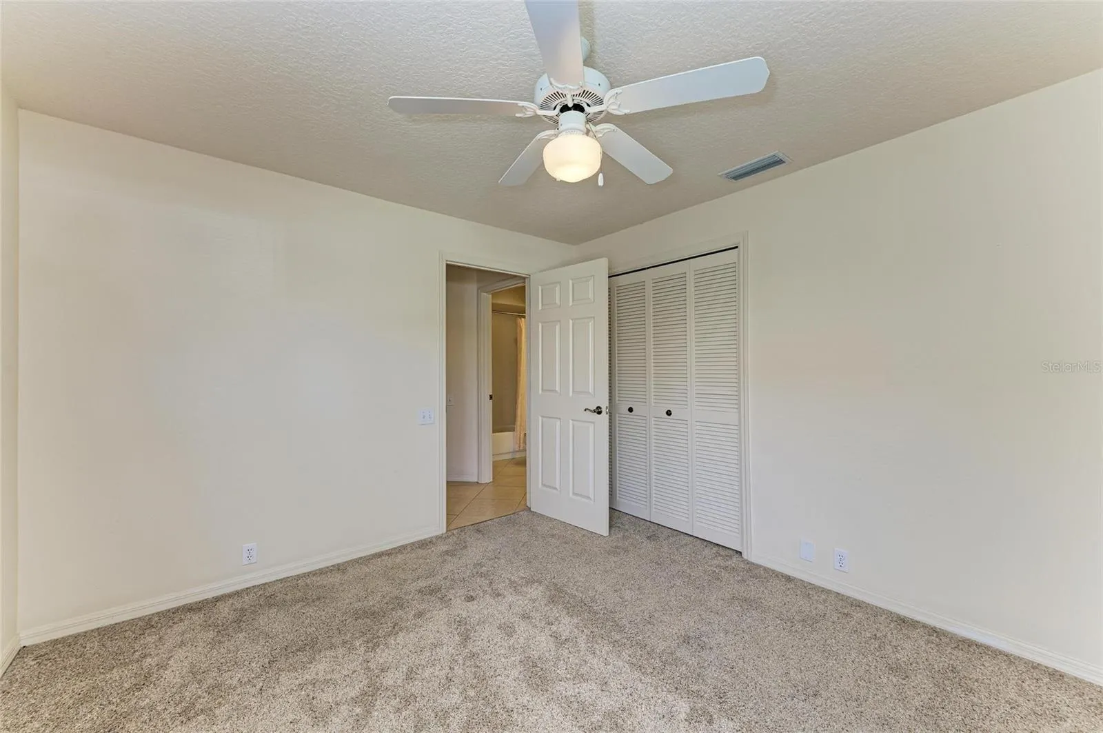 6647 OAKBROOKE CIR
