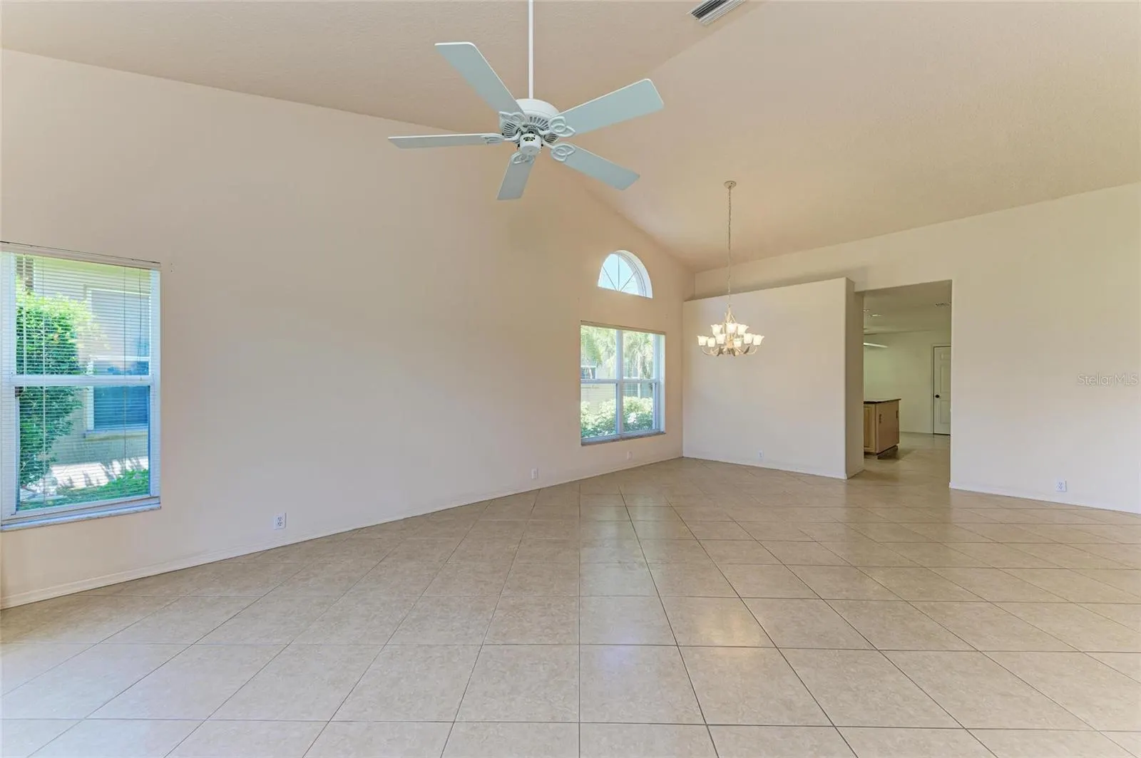 6647 OAKBROOKE CIR