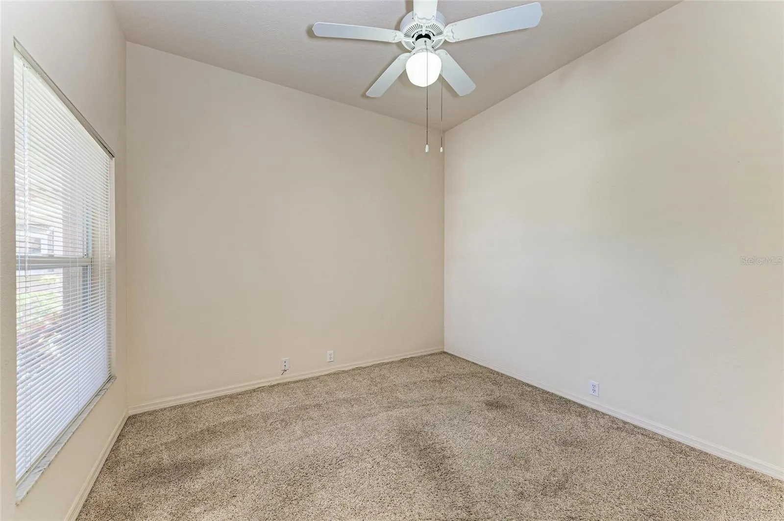 6647 OAKBROOKE CIR