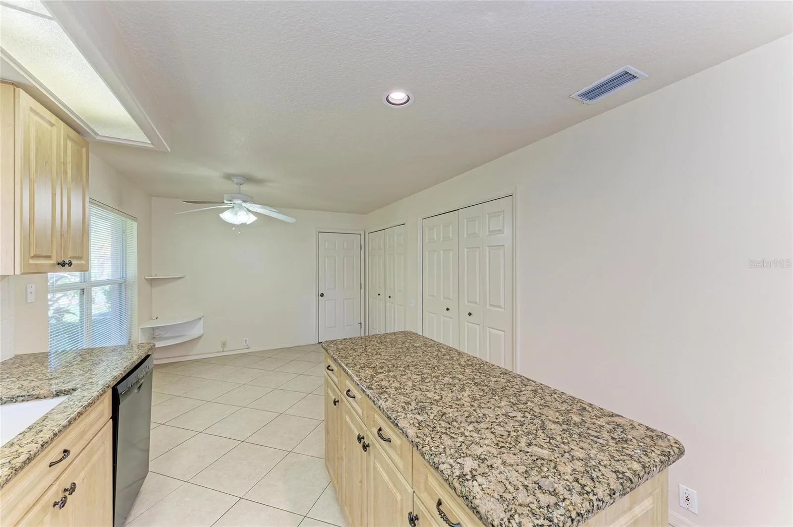 6647 OAKBROOKE CIR