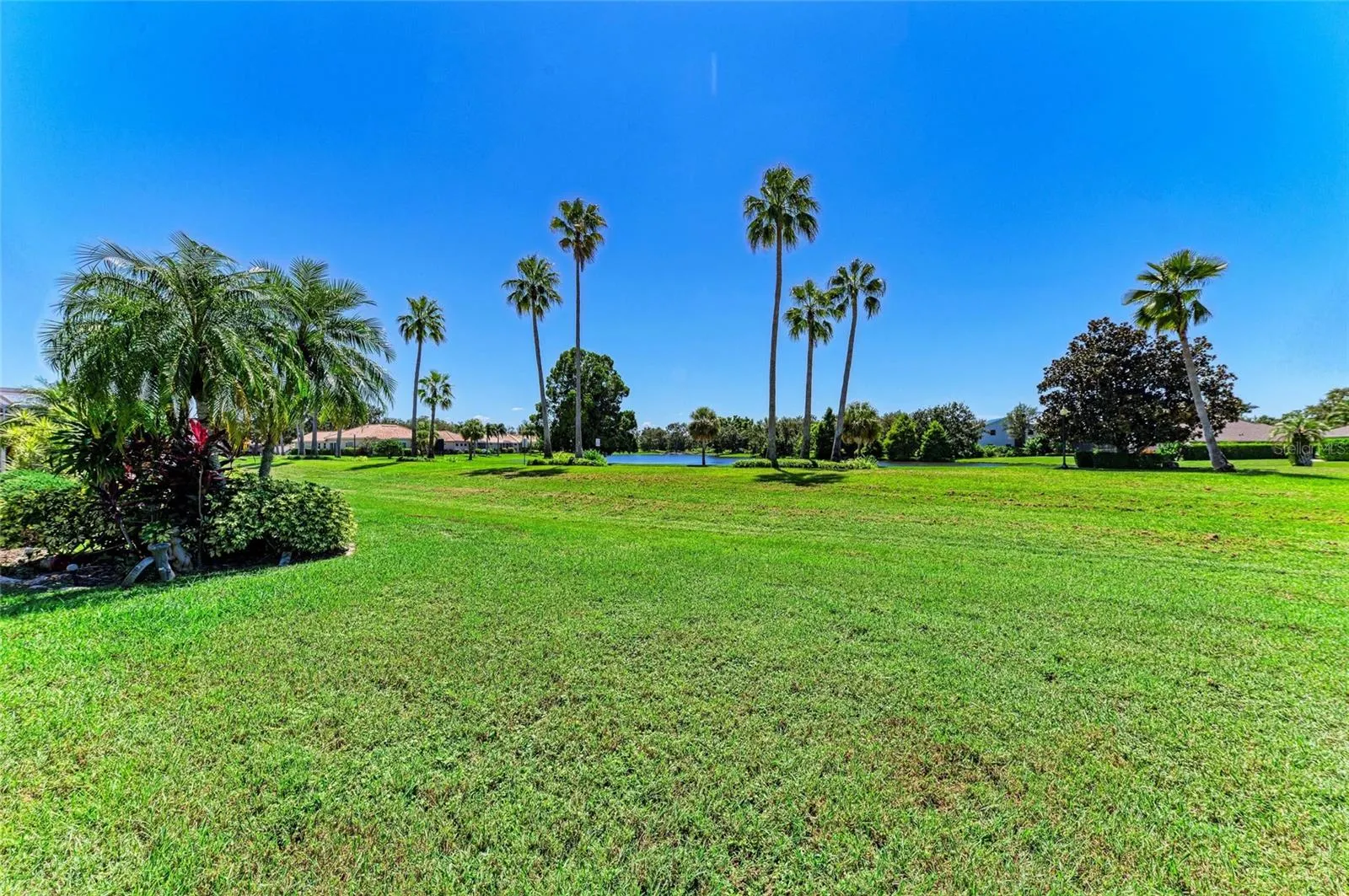 6647 OAKBROOKE CIR