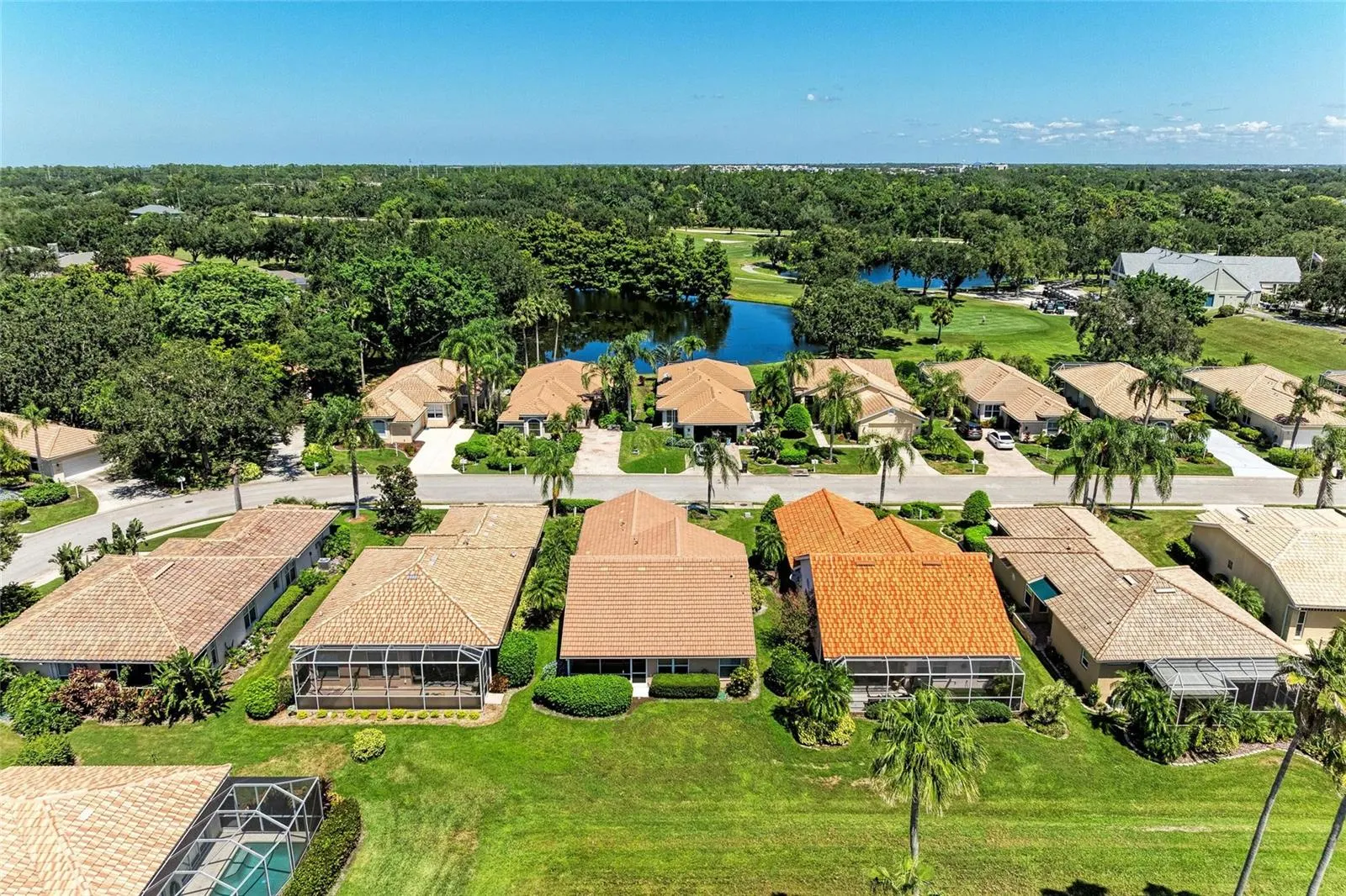 6647 OAKBROOKE CIR