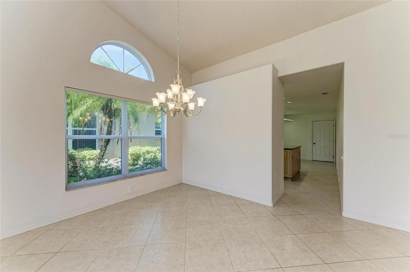 6647 OAKBROOKE CIR