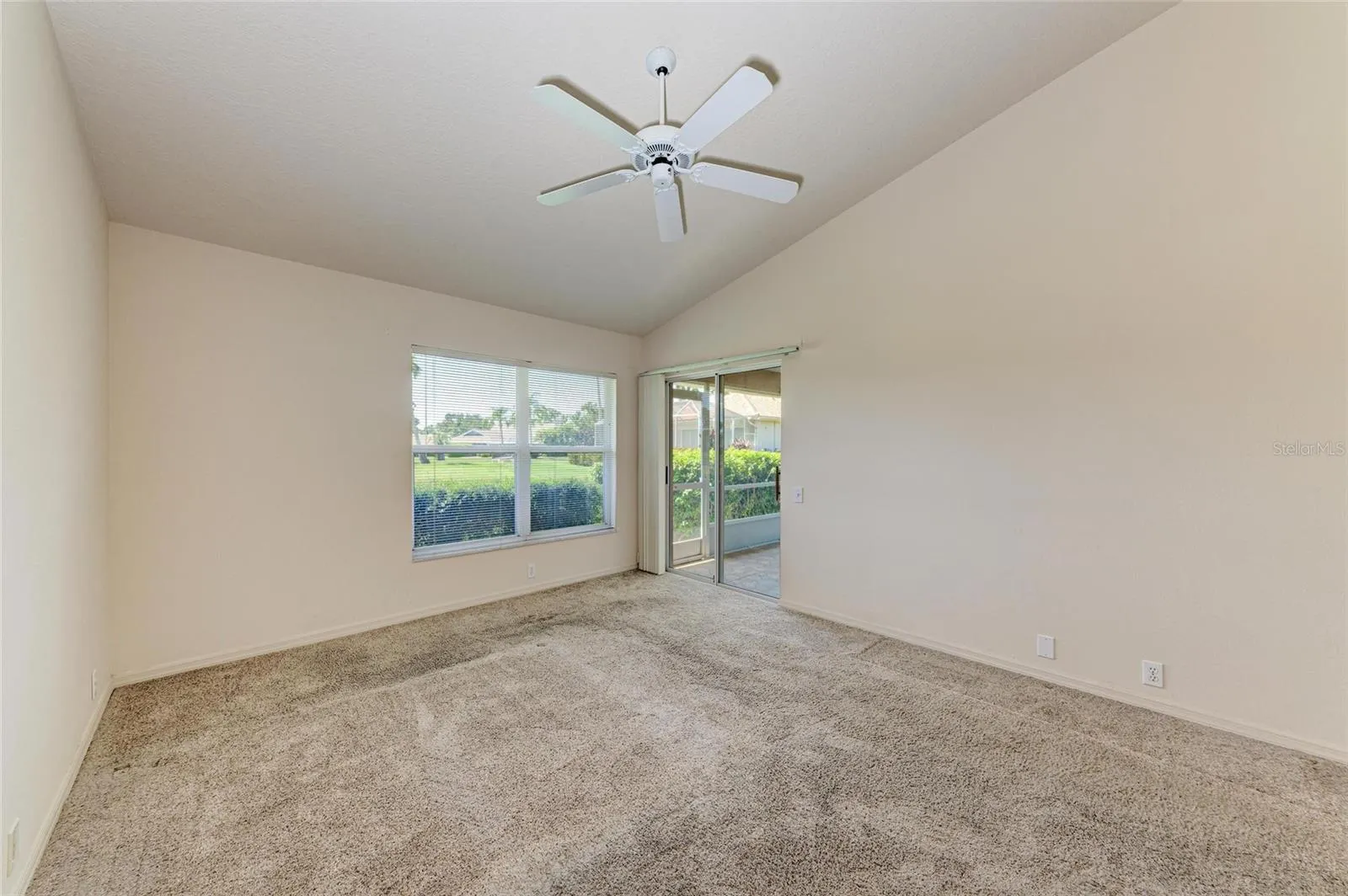 6647 OAKBROOKE CIR