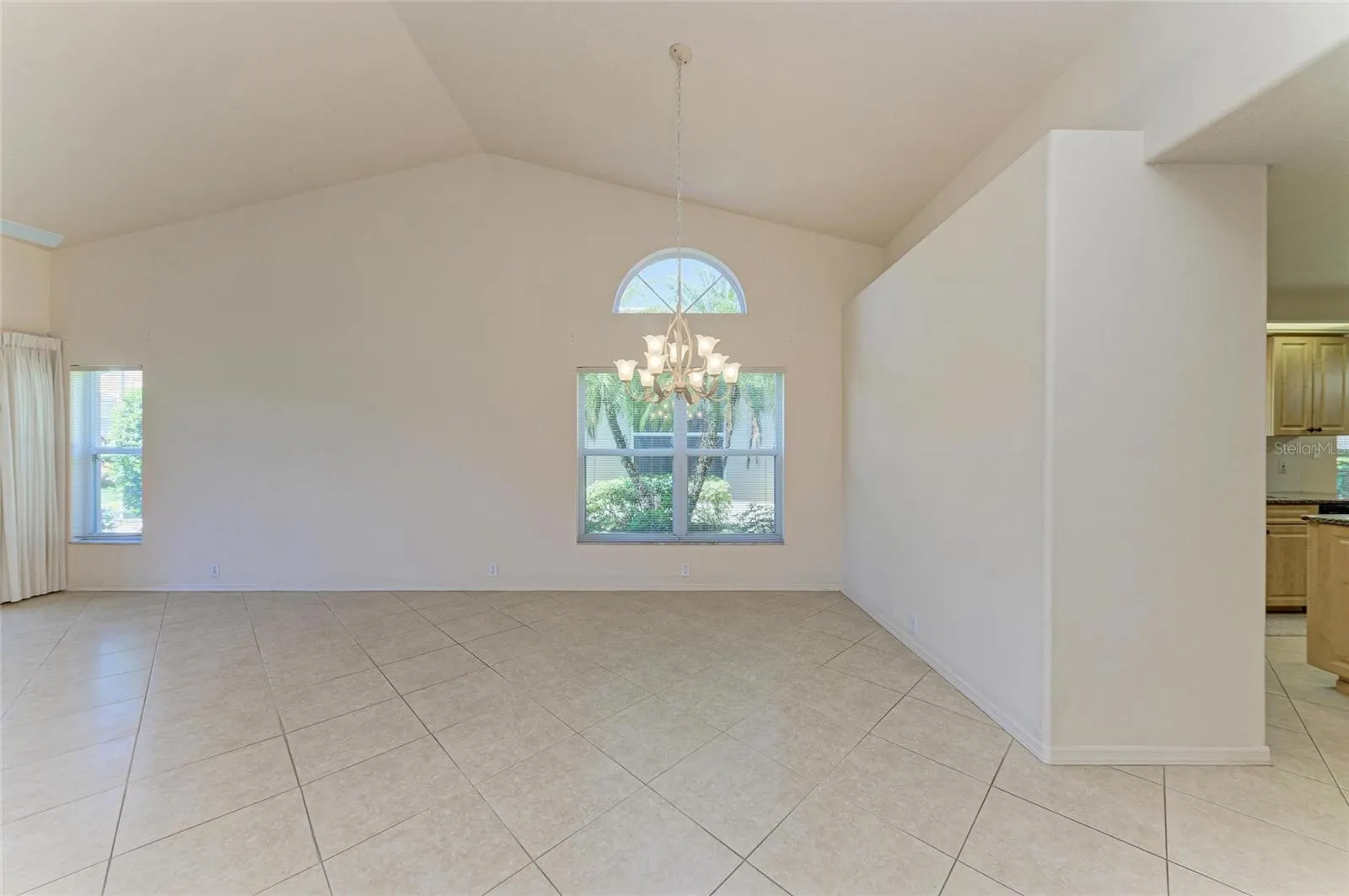 6647 OAKBROOKE CIR