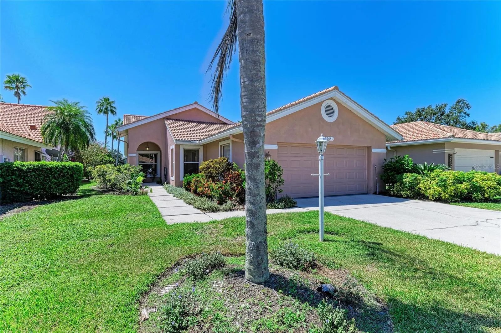 6647 OAKBROOKE CIR