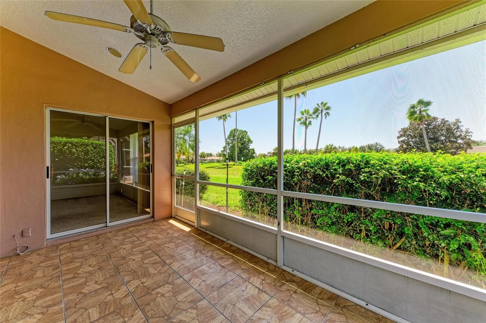 6647 OAKBROOKE CIR