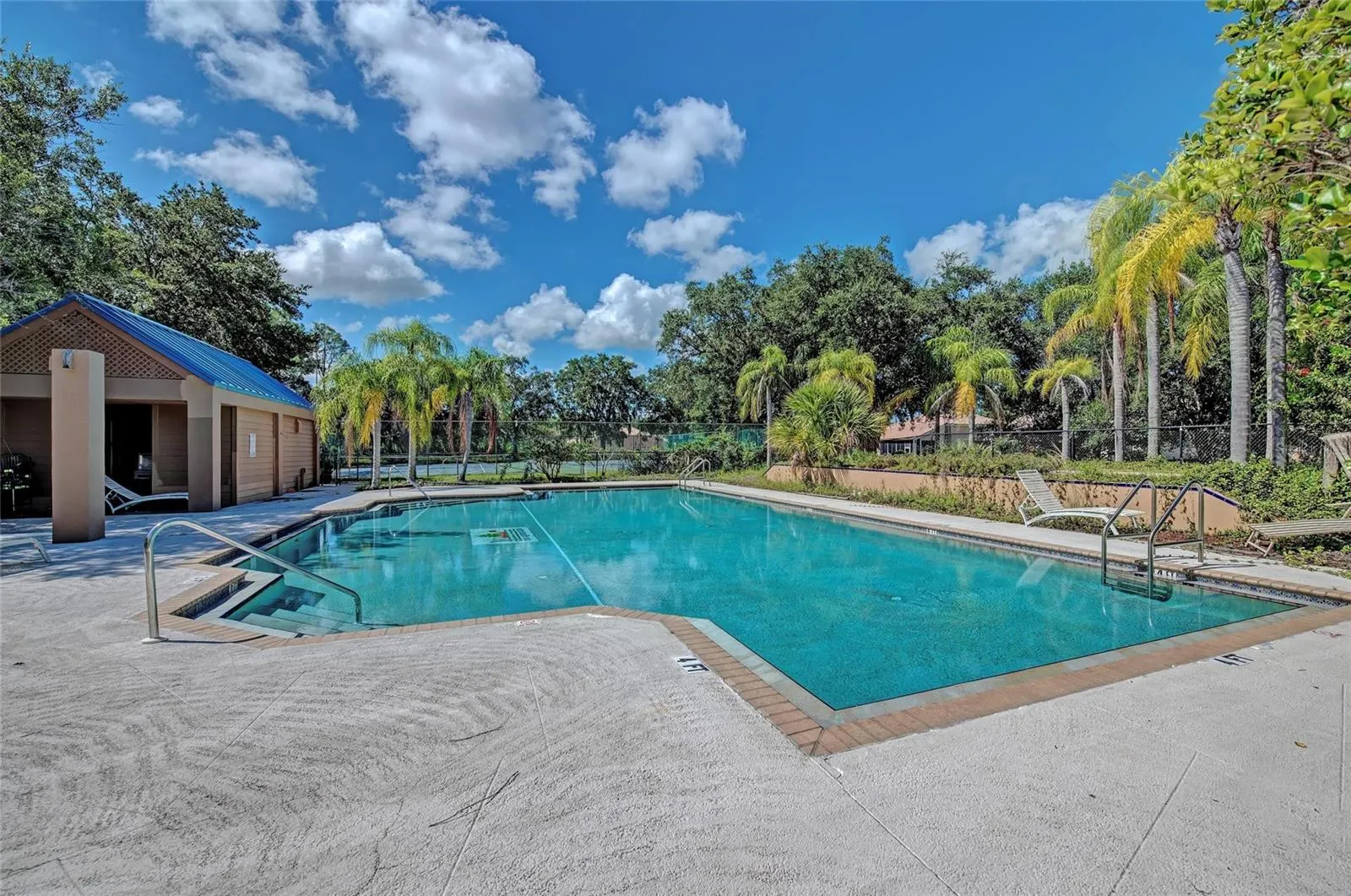 6647 OAKBROOKE CIR