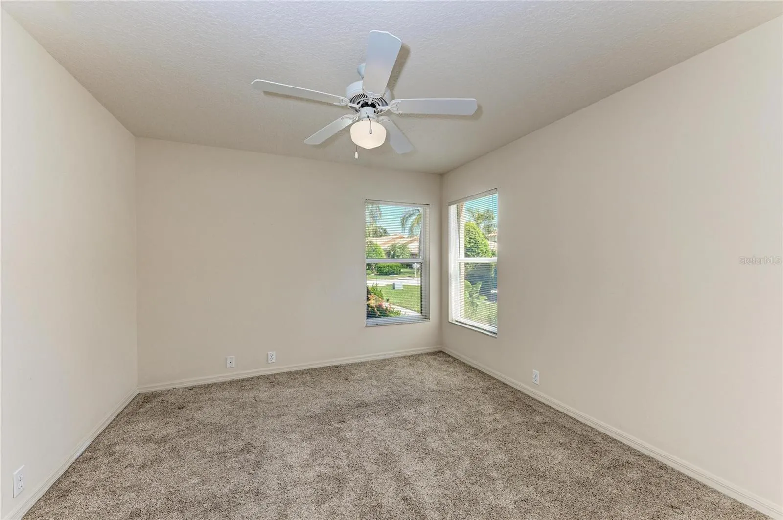 6647 OAKBROOKE CIR