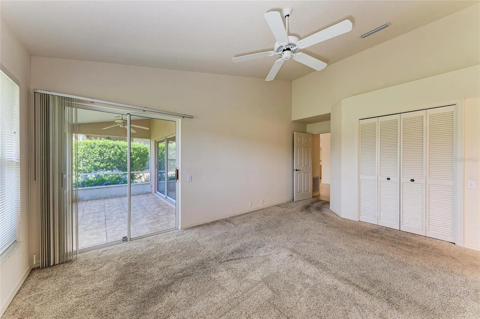 6647 OAKBROOKE CIR