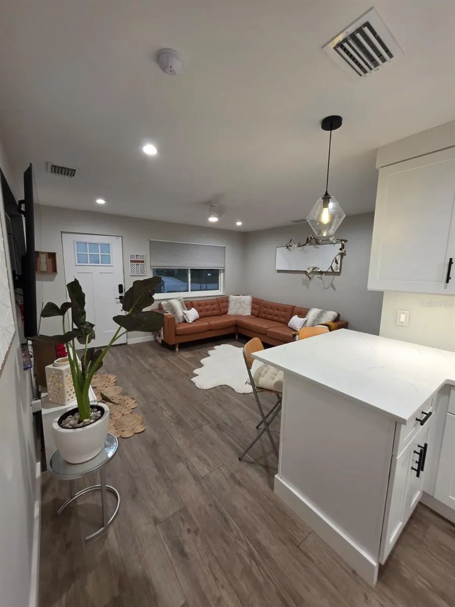 4209 LARKIN ST