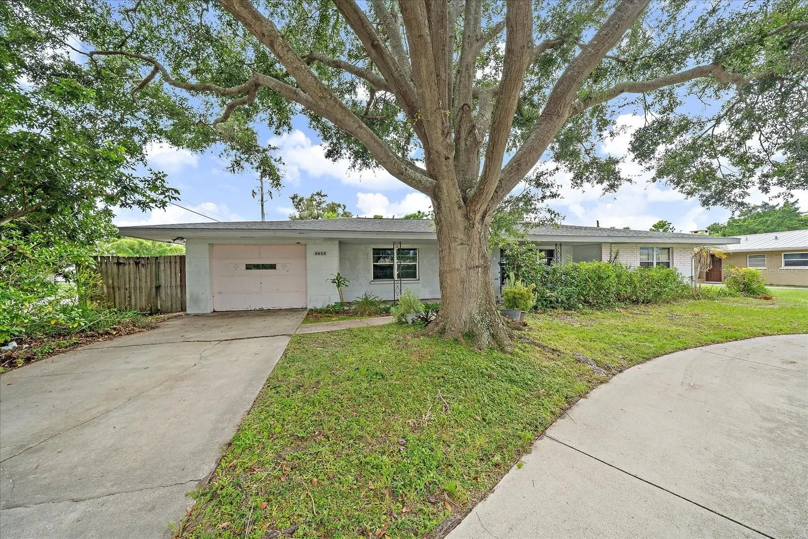 2340 VALENCIA DR