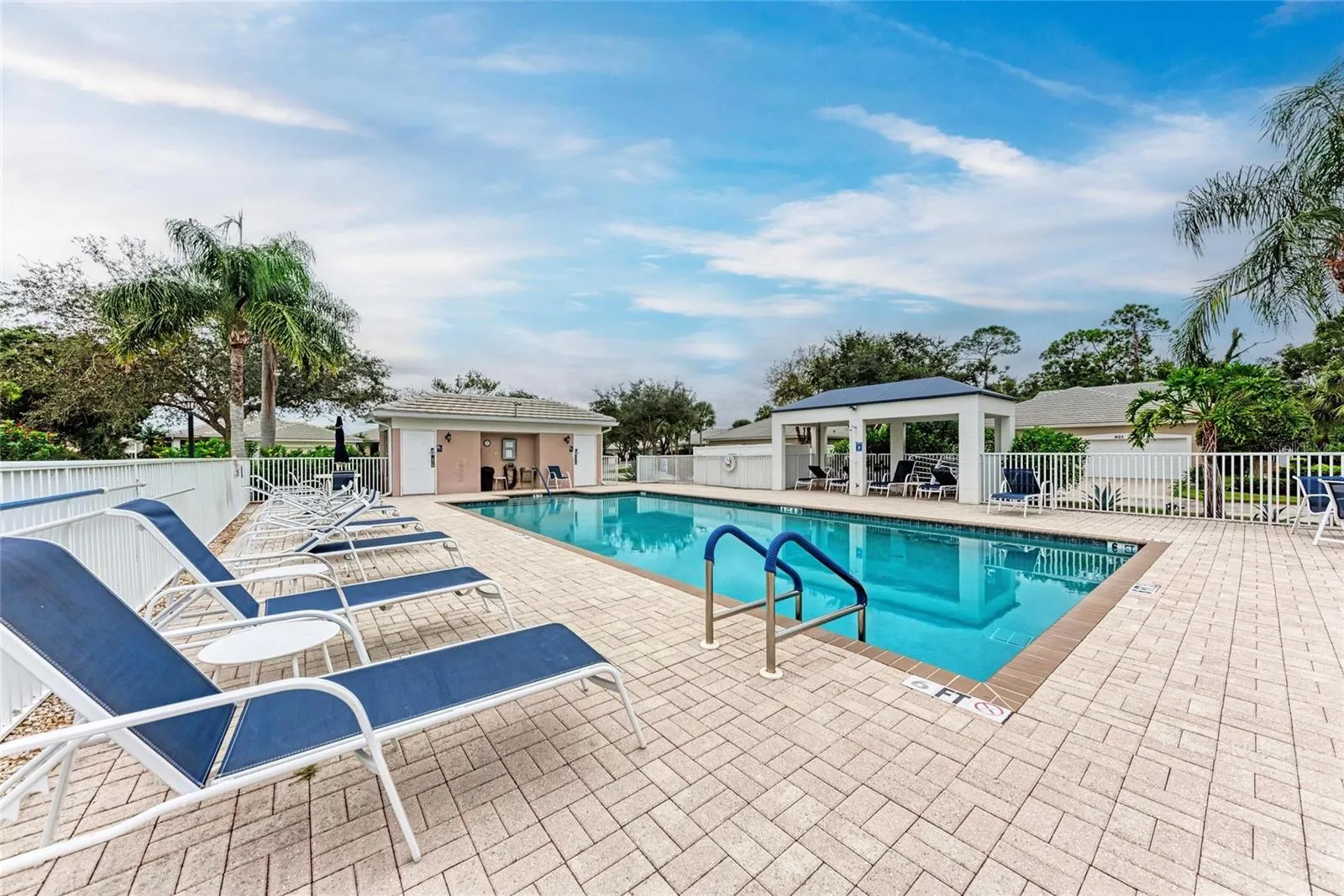 119 WOODBRIDGE DR #103, #103