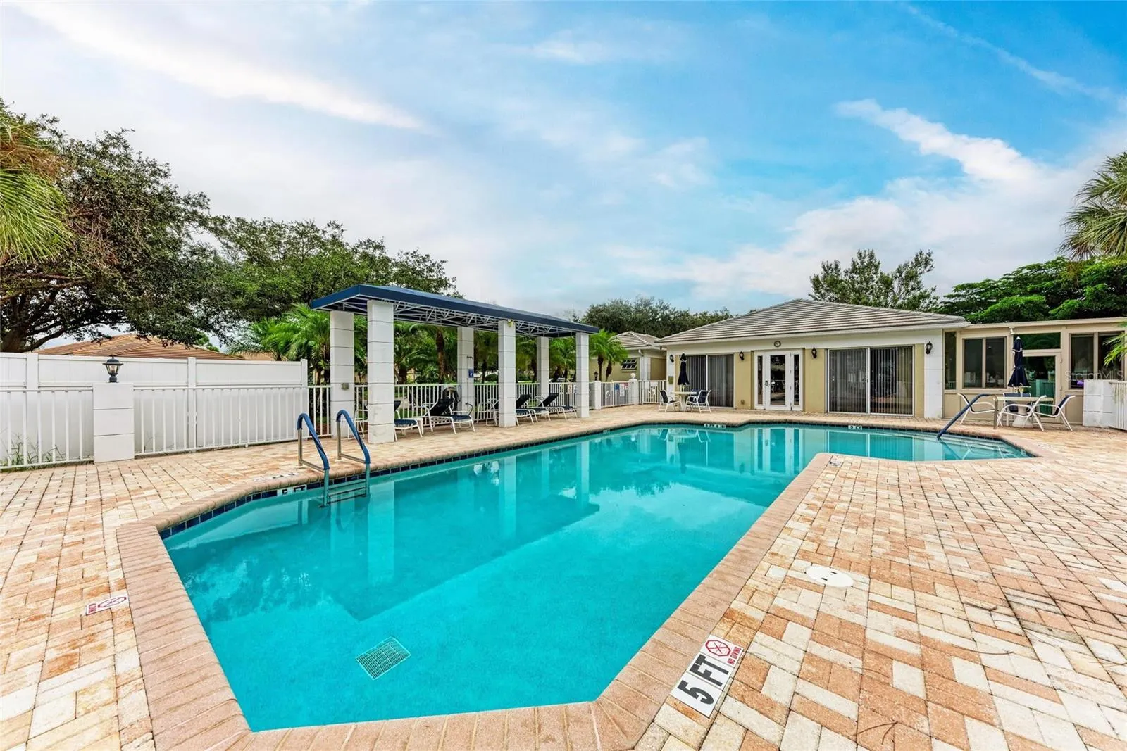 119 WOODBRIDGE DR #103, #103