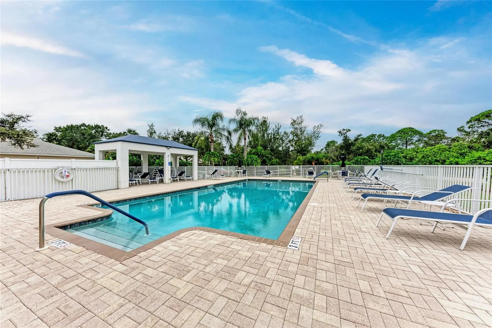 119 WOODBRIDGE DR #103, #103