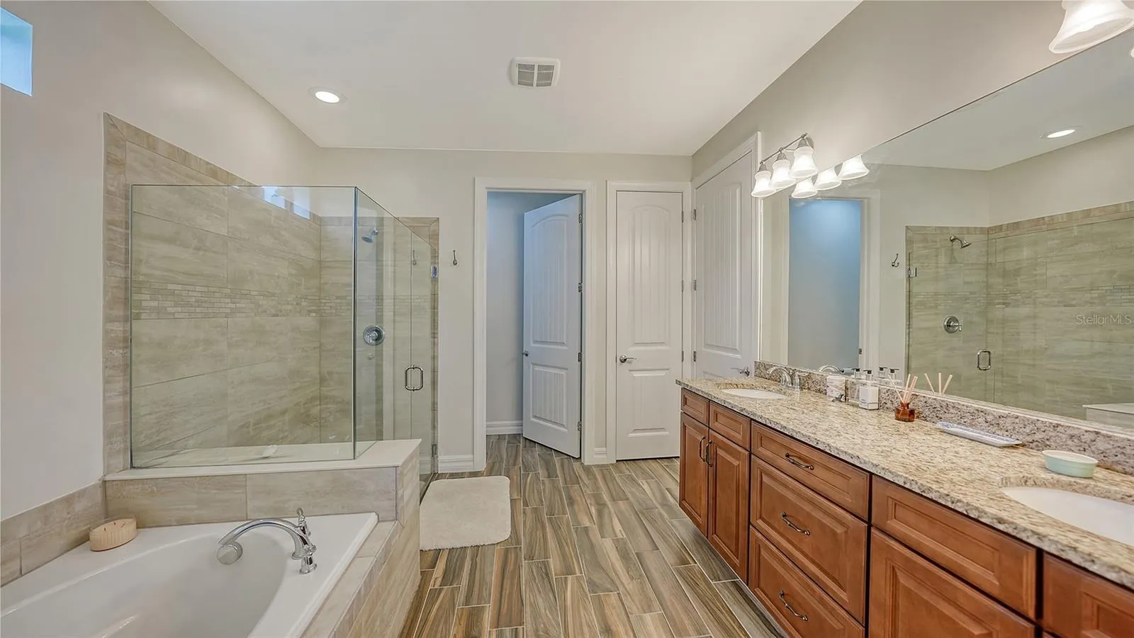 5864 SNOWY EGRET DR