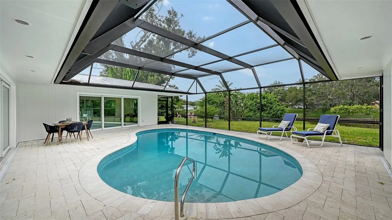 2516 TANGLEWOOD DR