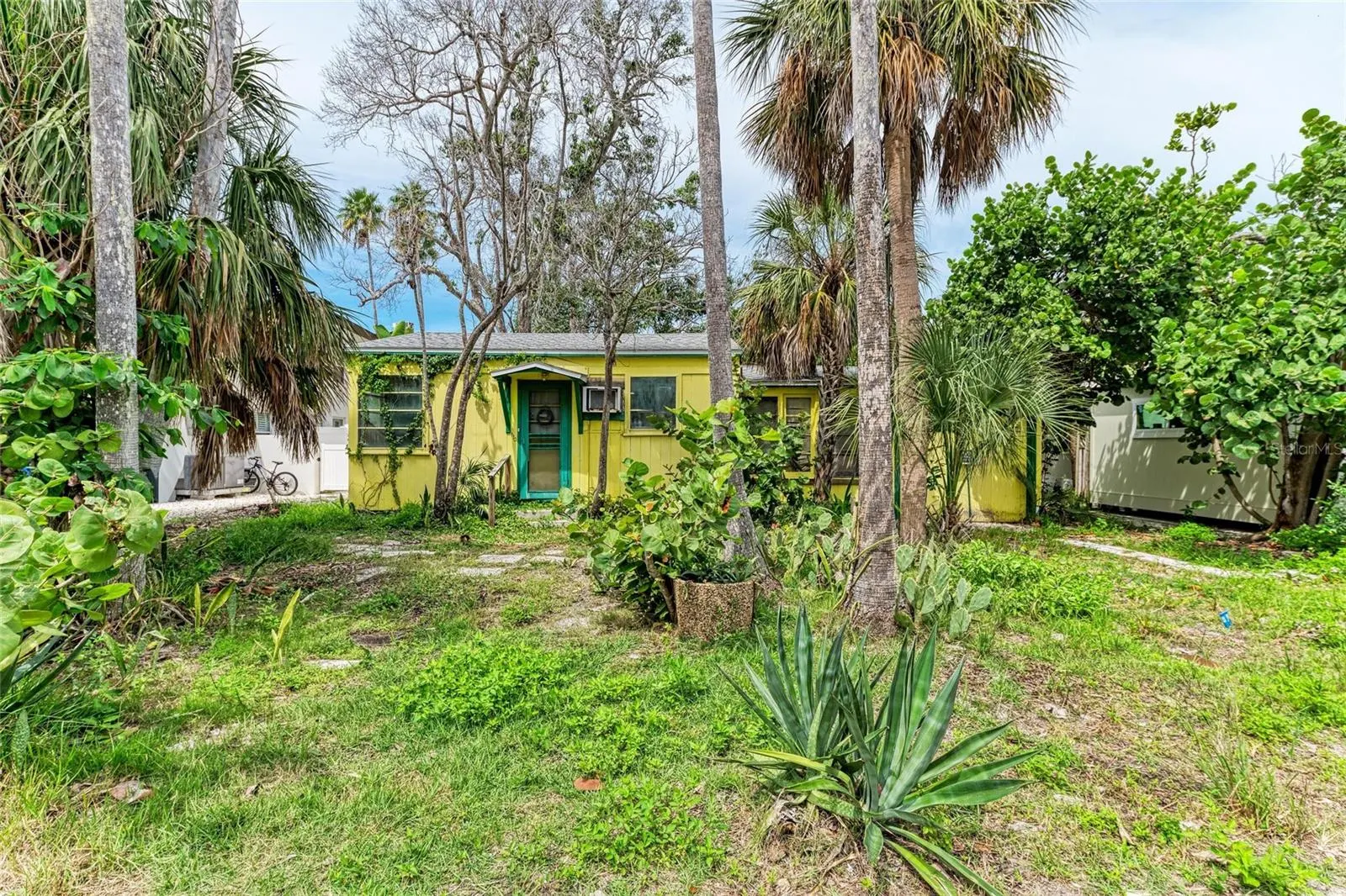 110 PALMETTO AVE