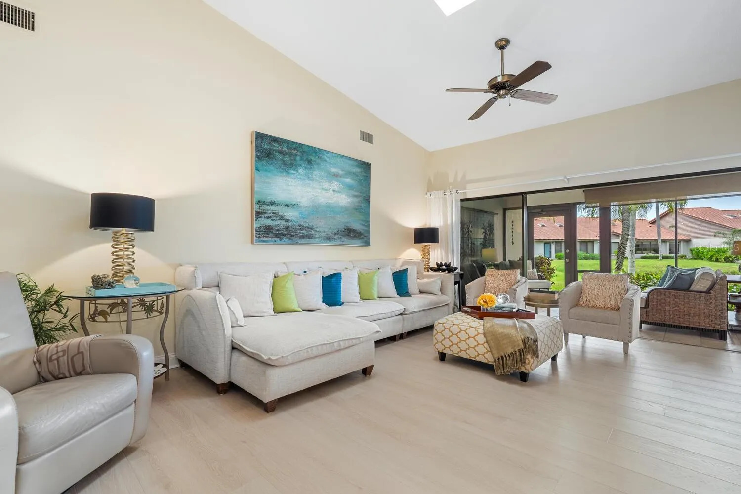 4033 WILSHIRE CIR E #139, #139