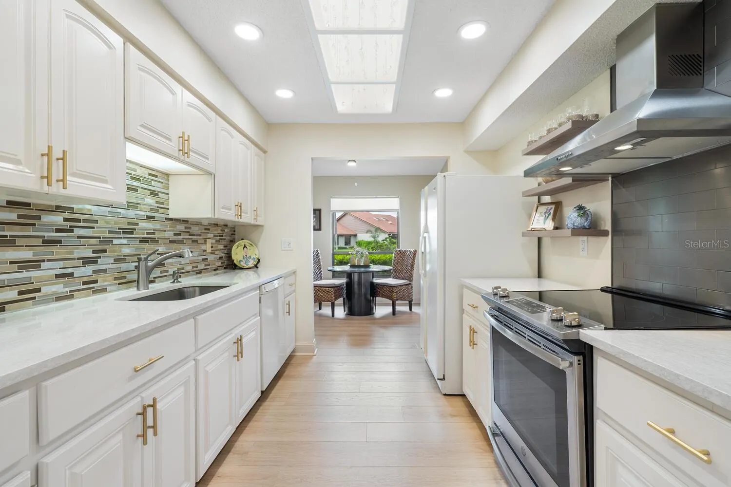 4033 WILSHIRE CIR E #139, #139