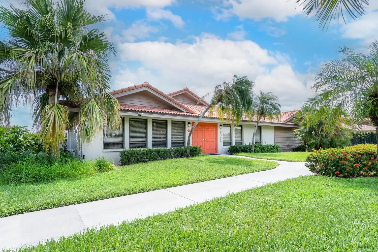4033 WILSHIRE CIR E #139, #139