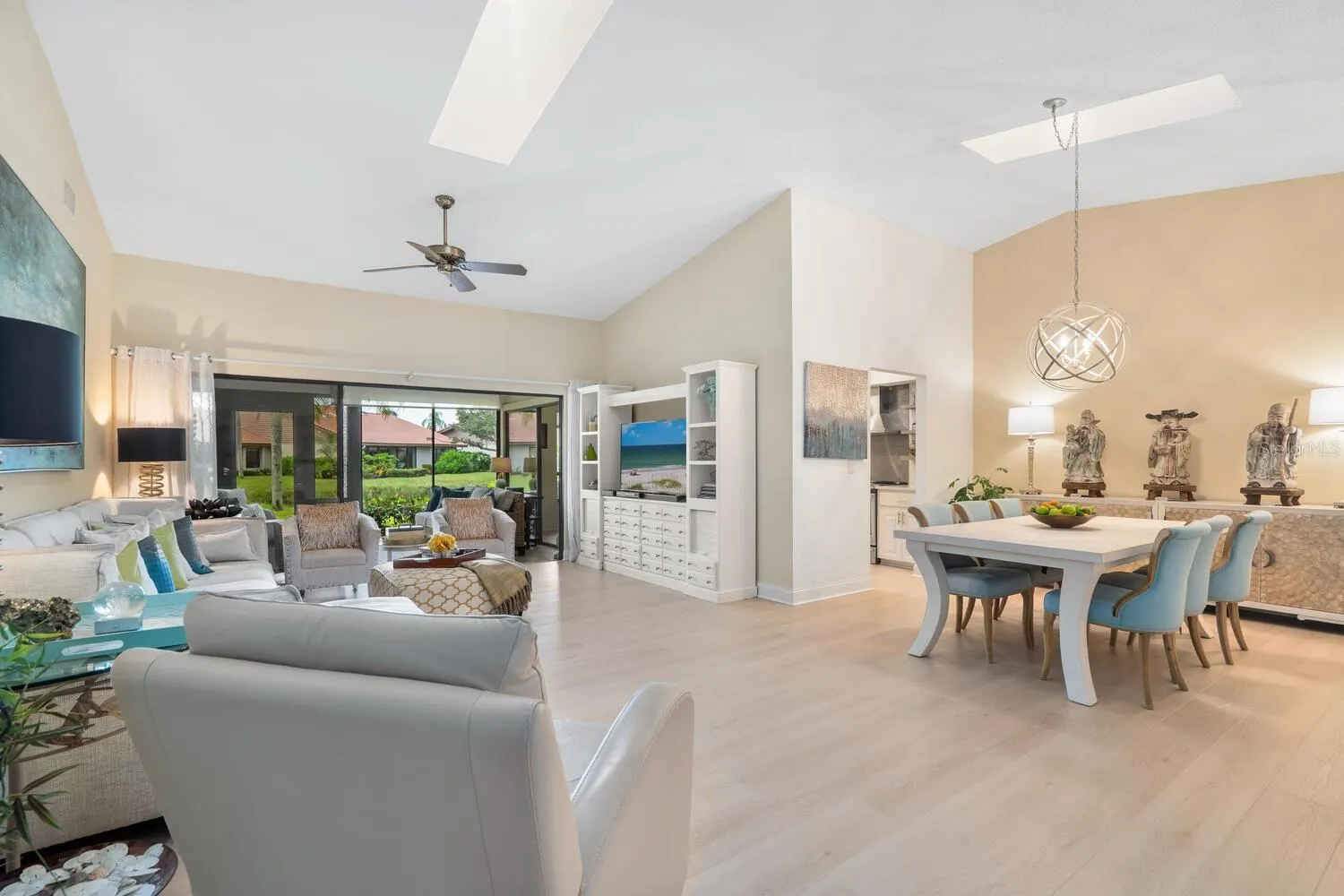 4033 WILSHIRE CIR E #139, #139