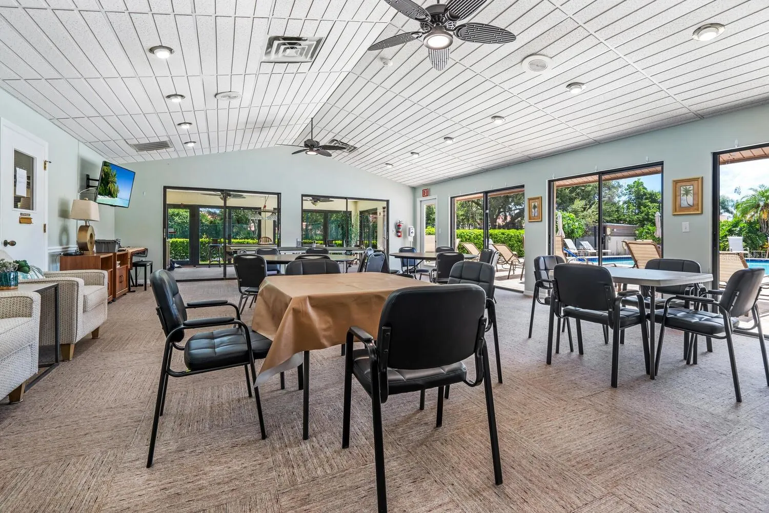 4033 WILSHIRE CIR E #139, #139