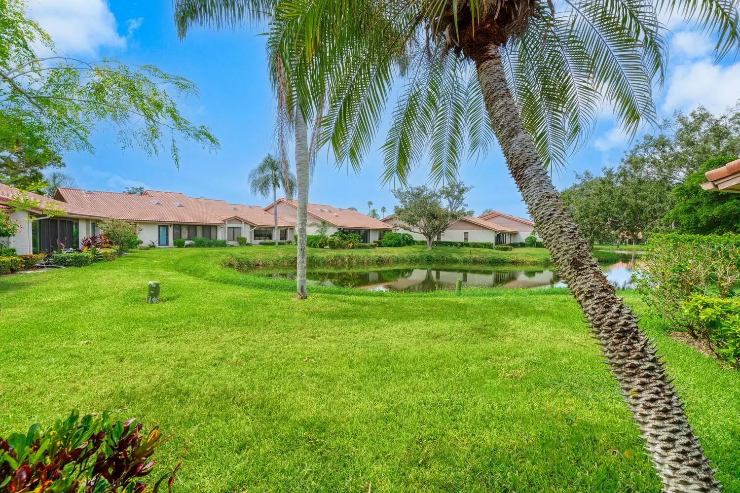 4033 WILSHIRE CIR E #139, #139