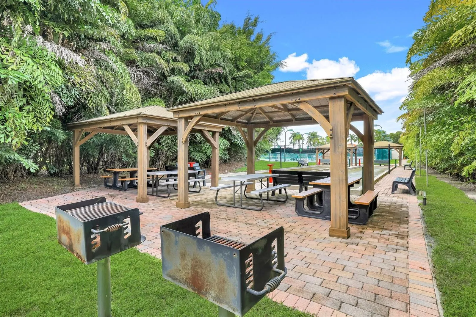6635 HUNTINGTON LAKES CIR #202 #202