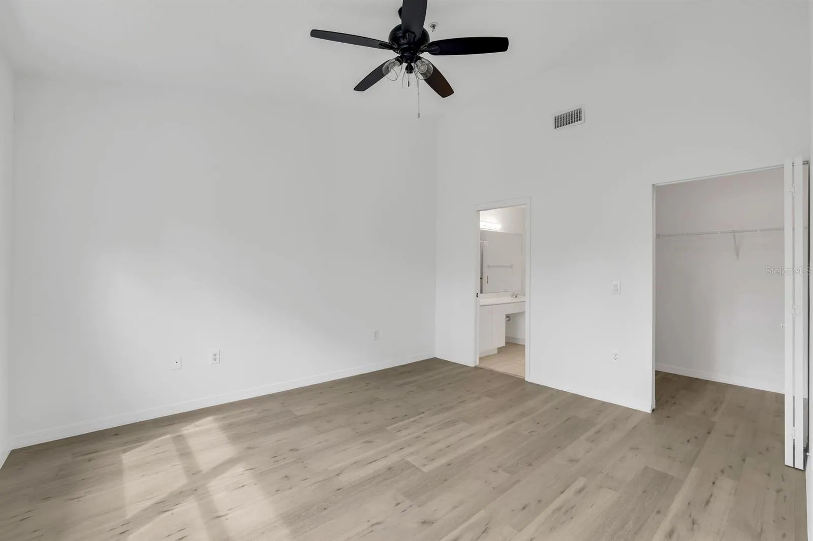 6635 HUNTINGTON LAKES CIR #202 #202