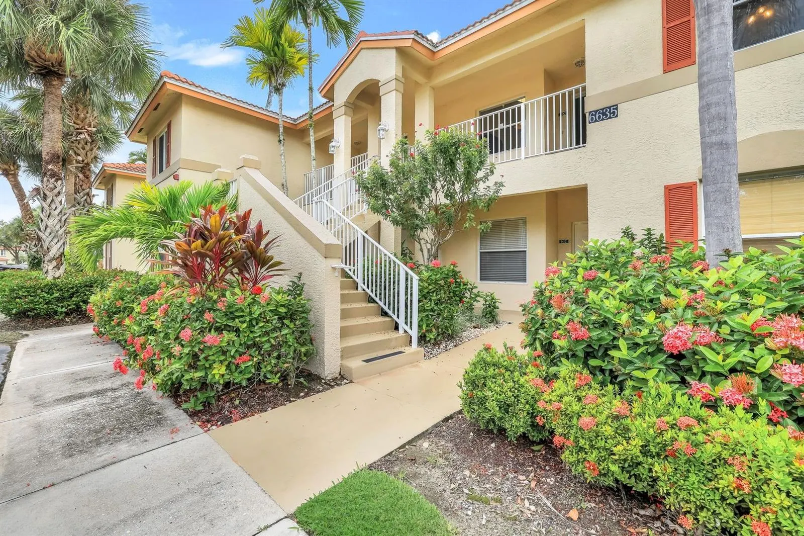 6635 HUNTINGTON LAKES CIR #202 #202