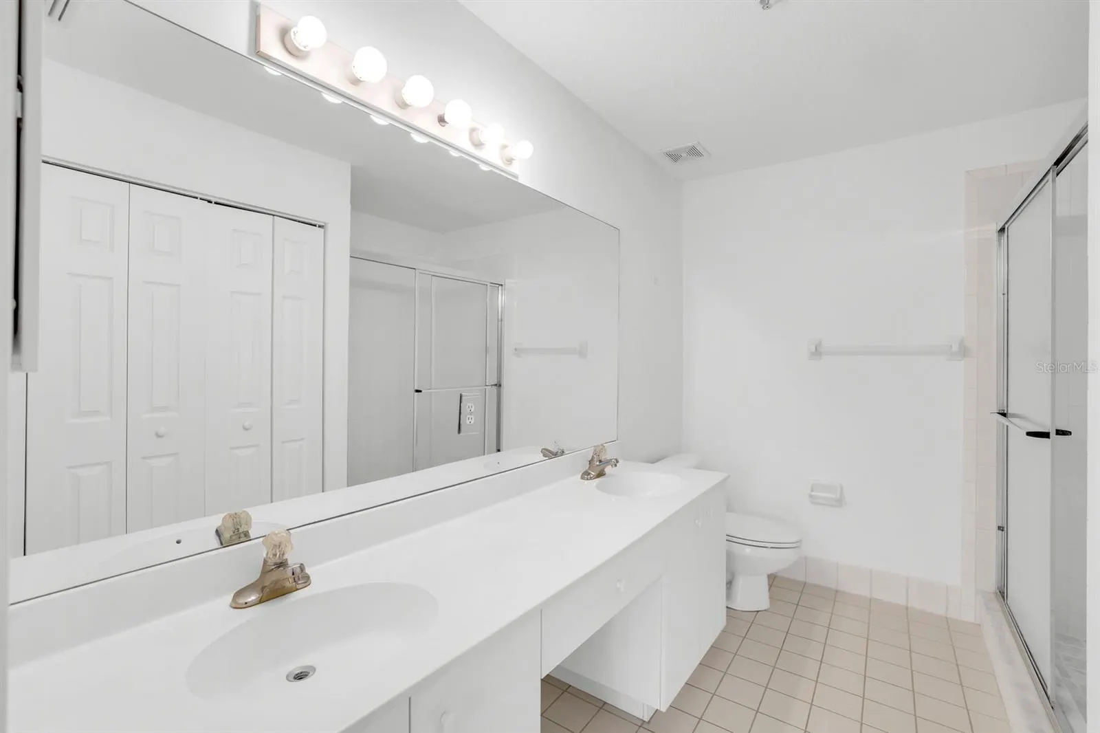 6635 HUNTINGTON LAKES CIR #202 #202
